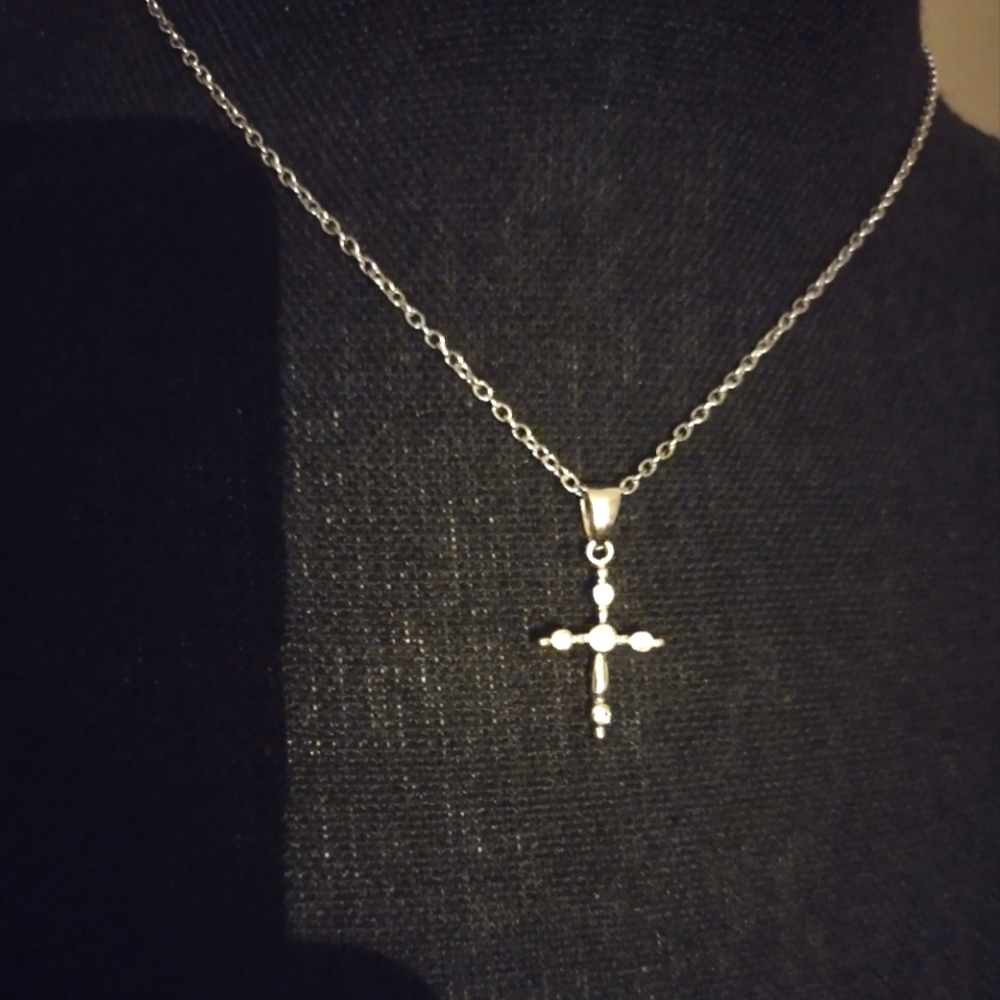 925 Sterling Silver Cubic Zirconia Cross - Picture 3 of 3